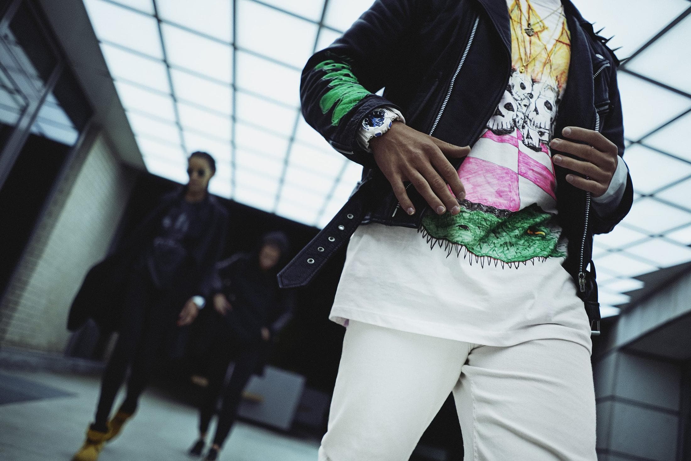 Commercial and fashion, frame 16