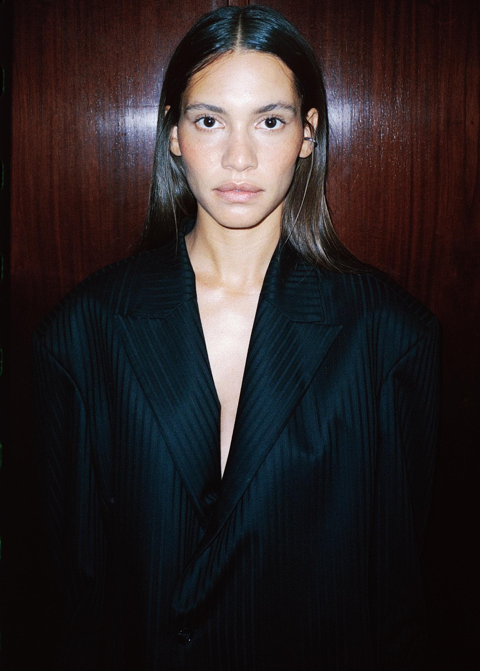 Editorial, frame 13