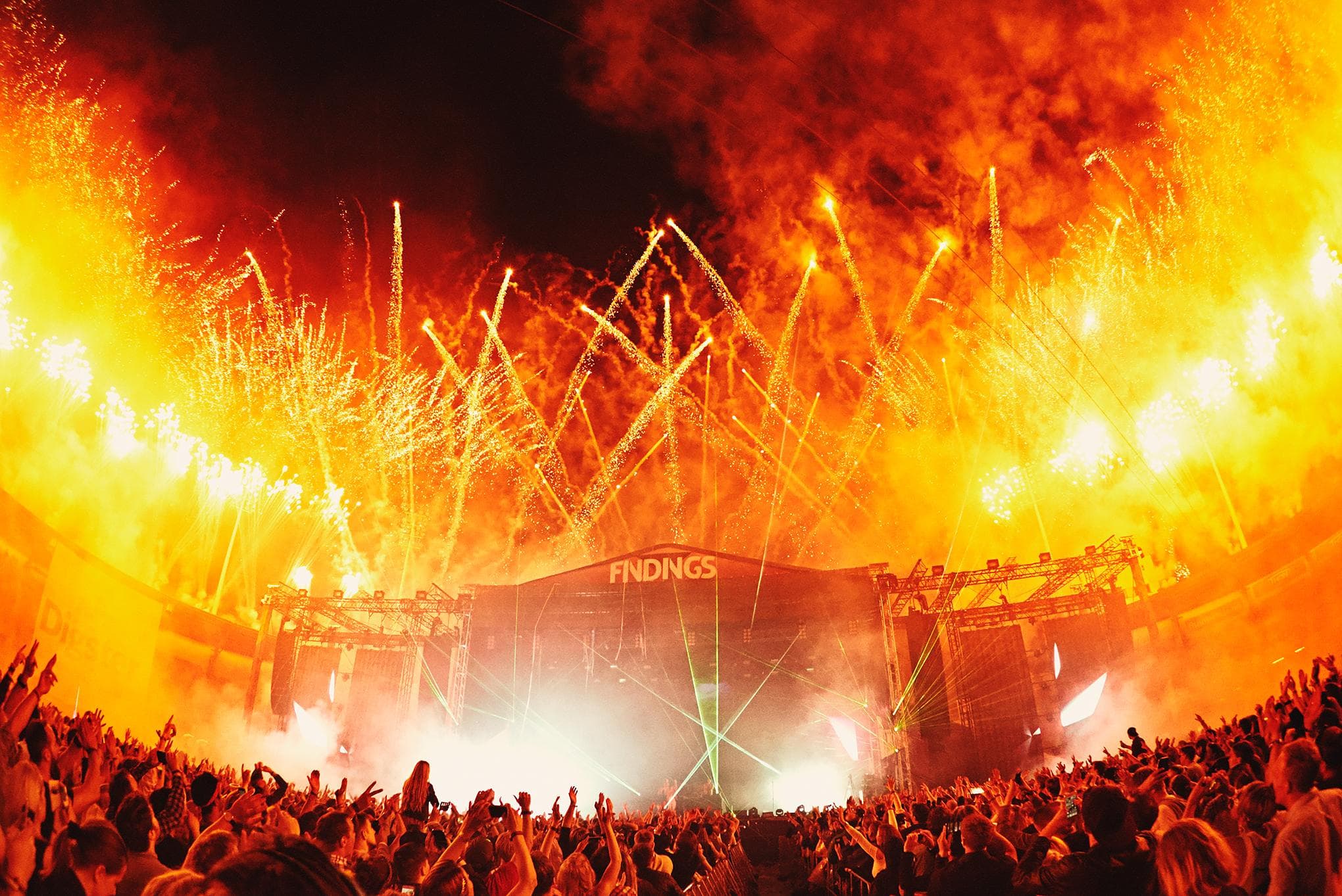 Music, live and backstage, frame 15