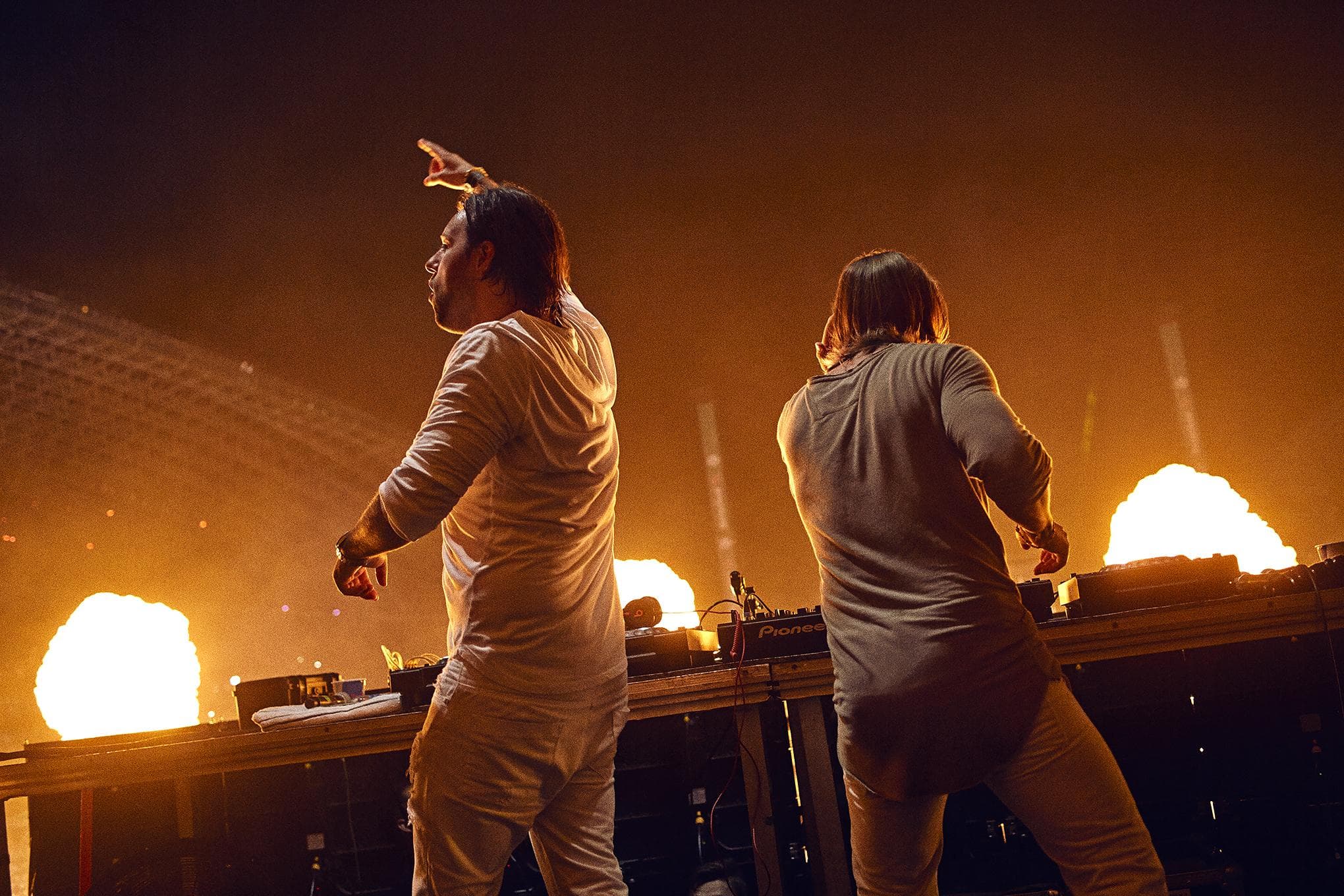 Music, live and backstage, frame 20
