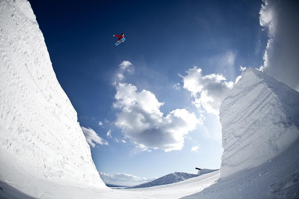 Snowboarding, frame 30